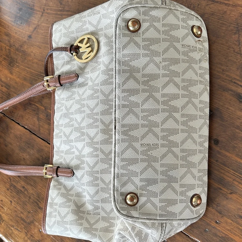 Michael Kors Cream & Brown MK Logo Tote with Gold Charm - Picture 3 of 8